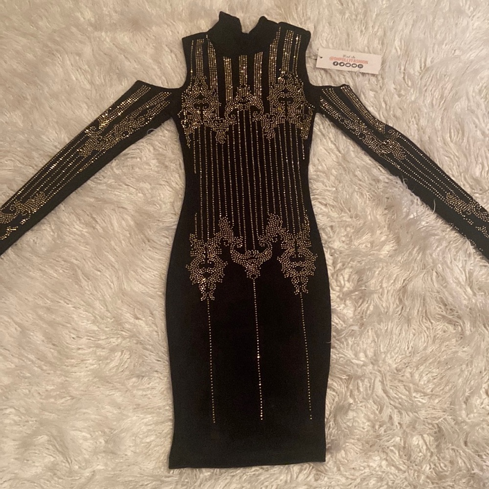 Shoulder Cut Out Dress